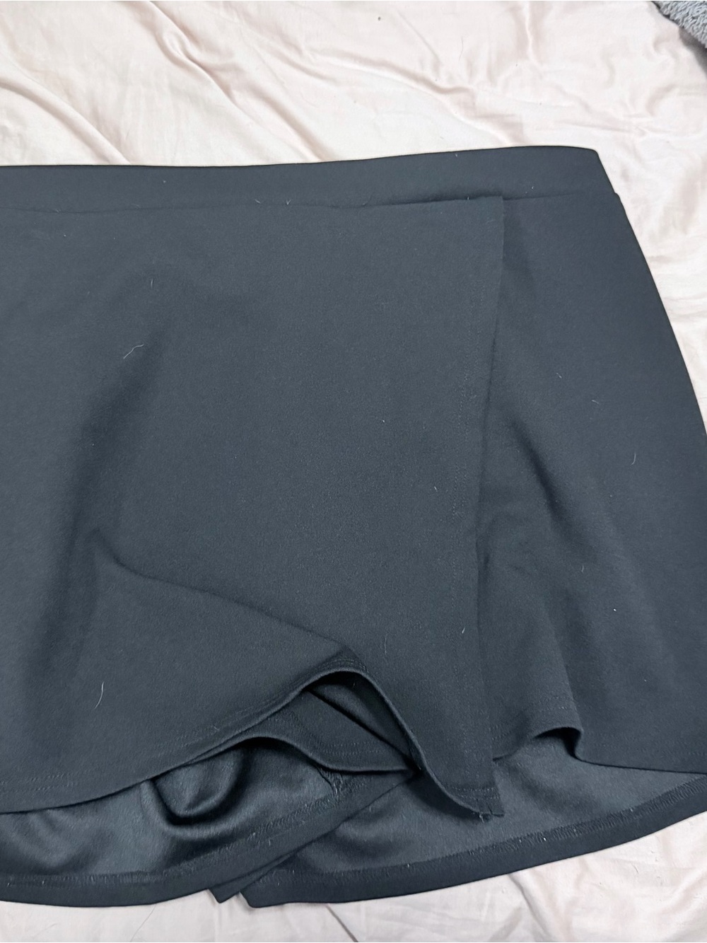 Versona Black Women's Skort - Sleek Wrap Front